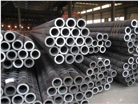 Tubo de acero al carbono soldado 6 metros ERW Tubo de estructura de tubo de hierro con superficie requerida por los clientes