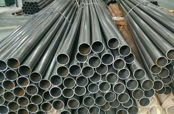 6 metros tubo de acero soldado redondo tubo de acero al carbono soldado Q235 Q275 Q345 ERW tubo de hierro aceitado o no aceitado ligeramente aceitado