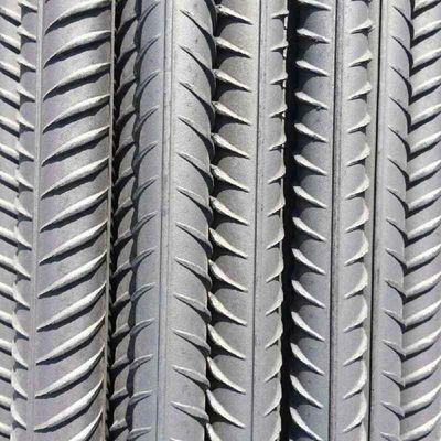 Rebarras de acero laminadas en caliente BS449 B500b DIN488 6m 9m 18m para fines de refuerzo estructural