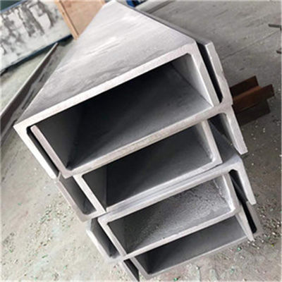 Resistente a altas temperaturas a frío laminado de carbono U canal de acero viga de 10 pies con un grosor de 4,5-14,5 mm y es de aleación