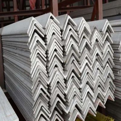 Tolerancia profesional ± 1% igual a L en forma de acero inoxidable Ángulo de panel de esquina de hierro para paneles solares