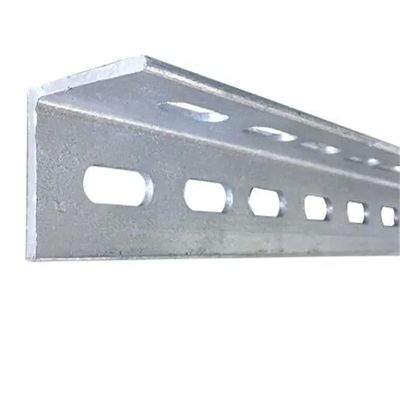 Barras de acero de hierro sin aleación galvanizadas en caliente en ángulo L con agujero para construcción AiSi ASTM bs DIN GB JIS EN Estandarizado