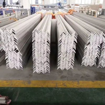 80x80x6 2b Superficie de acero inoxidable con perfil en forma de L Cortar y perforar azulejos con barras de ángulo igual Tolerancia ± 1%