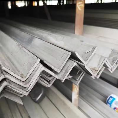 150*150 Bulbo igualitario Barra de ángulo de superficie negra Acero plano S355j2 Barras con técnica de laminado en caliente y servicio de perforado