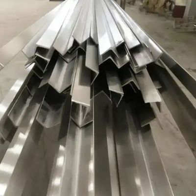 Material de hierro de corte por ángulo SS301 SS304 Superficie de barra de ángulo igual BA/2B/NO.1/NO.3/NO.4/8K/HL/2D/1D para construcción estructural