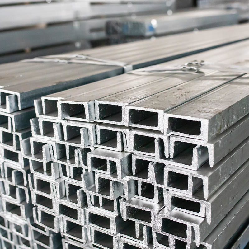Buen perfil de canal de acero en forma de U con agujeros galvanizados recubiertos y espesor de 4,5-14,5 mm