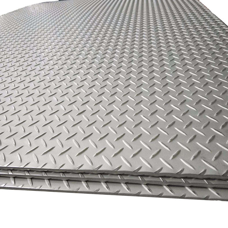 Largura requerida 900-1000 mm y espesor requerido 1,2-2,0 mm Energía de acero estructural laminado en frío hoja cuadriculada 1,8-8,0 mm