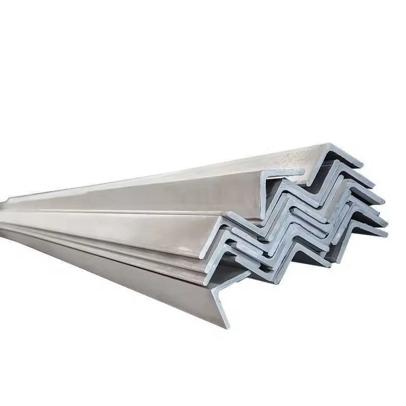 Barras angulares de acero suave de forma L sin aleación ASTM a36 a53 Q235 Q345 Acero de hierro galvanizado para sistemas de soporte de edificios